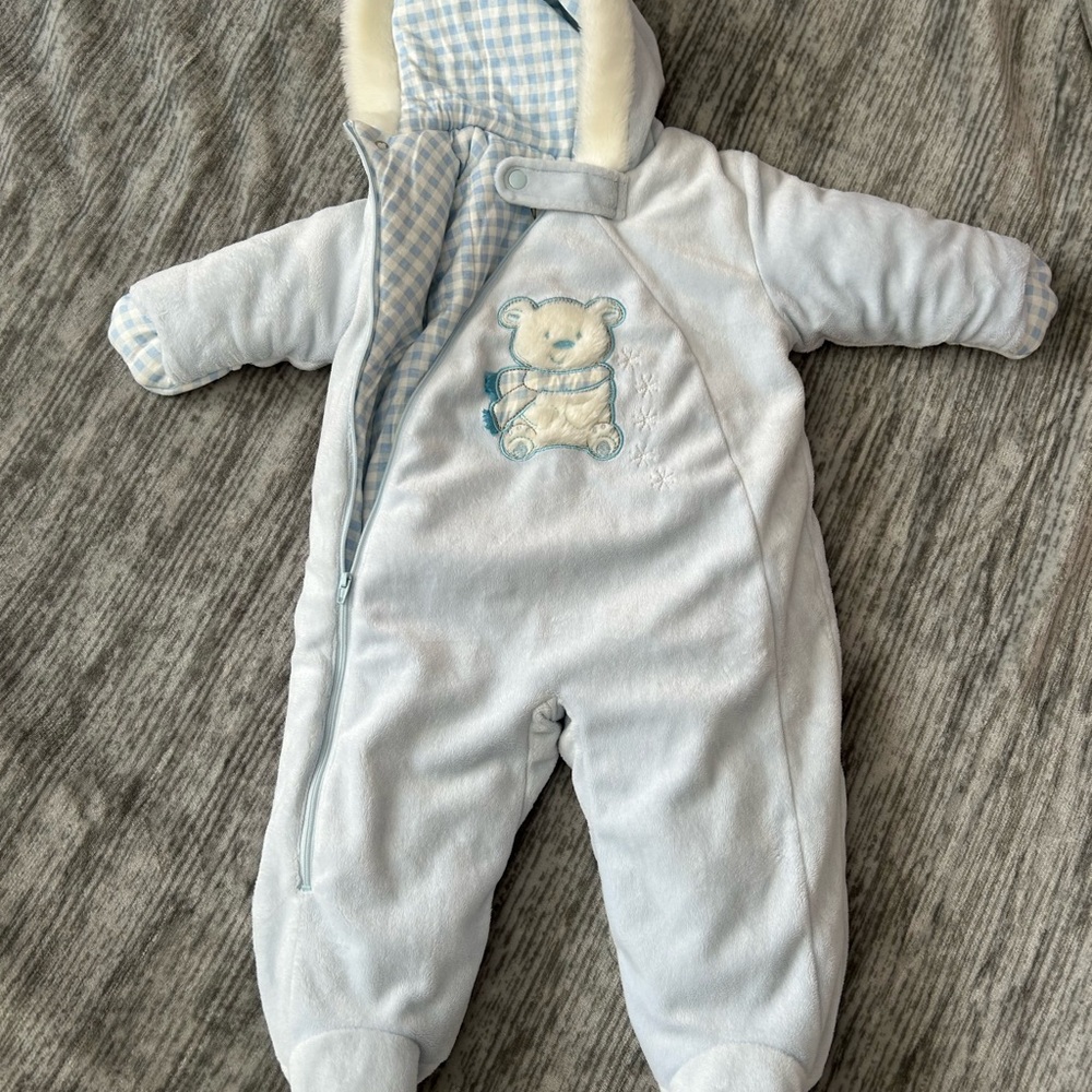 Adorable brand new Baby Bell Snowsuit in excellent condition!